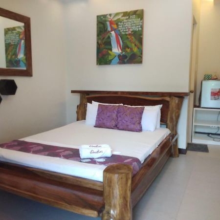 Sand Bar Beach Resort Насугбу Екстериор снимка