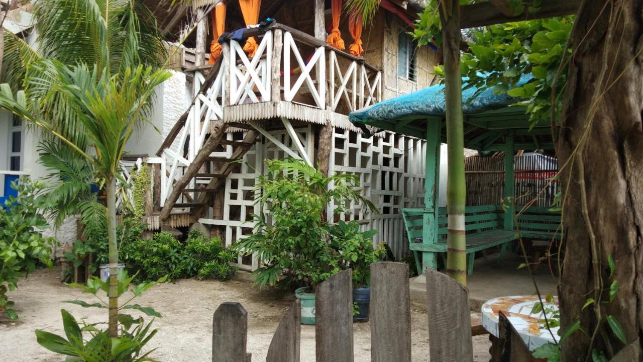 Sand Bar Beach Resort Насугбу Екстериор снимка