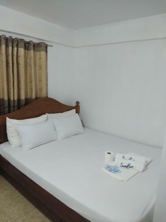 Sand Bar Beach Resort Насугбу Екстериор снимка