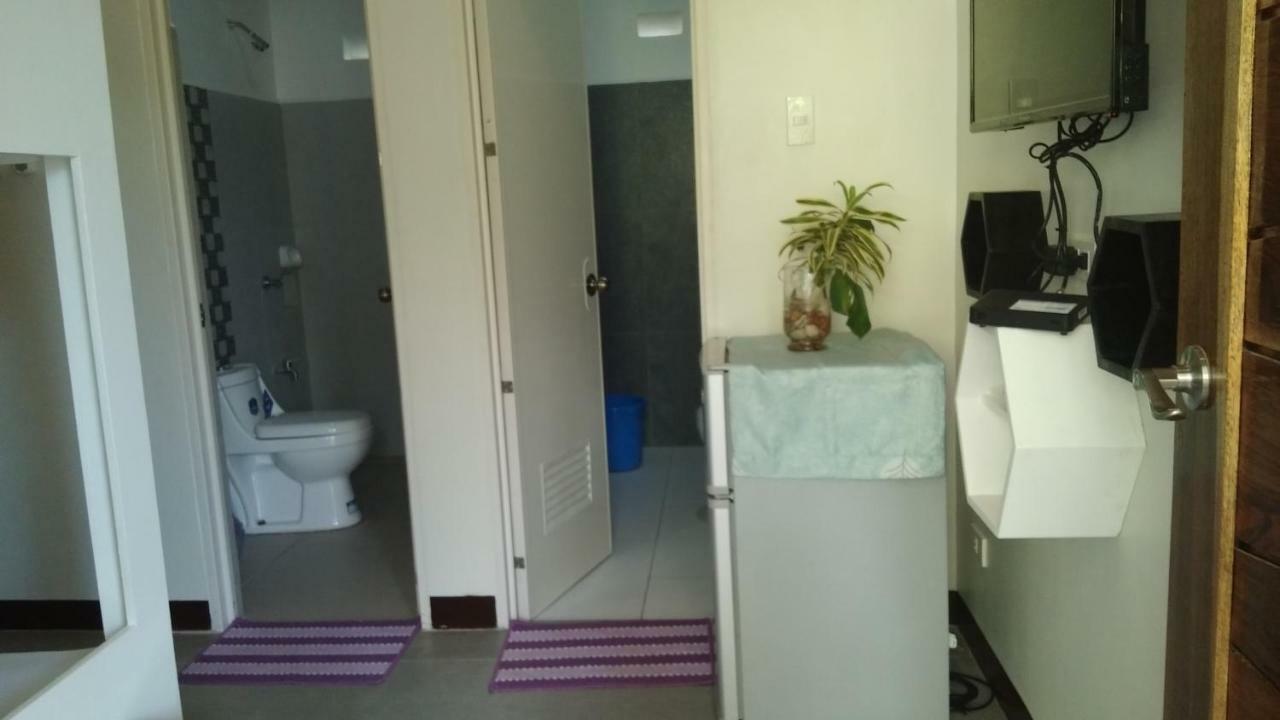 Sand Bar Beach Resort Насугбу Екстериор снимка